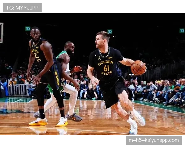 豪泽12+7篮板三分威胁 绿军角色球员空间价值凸显